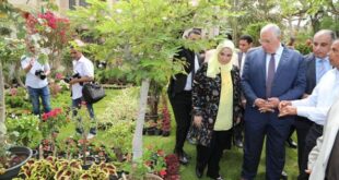 وزيرا الزراعة والتضامن الاجتماعى ومحافظ الجيزة يفتتحون معرض زهور الربيع ال 90 بالمتحف الزراعي