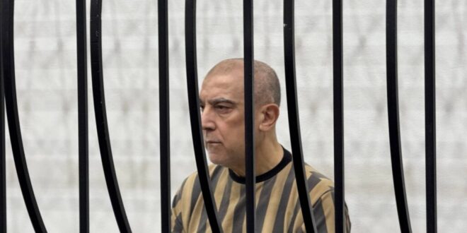 تفاصيل محاكمة عاطف نجيب.. ماذا يحدث الآن ولماذا عاد اسمه للواجهة مجددا؟